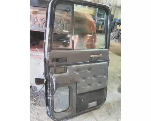 INTERNATIONAL 9200 DOOR ASSEMBLY, FRONT