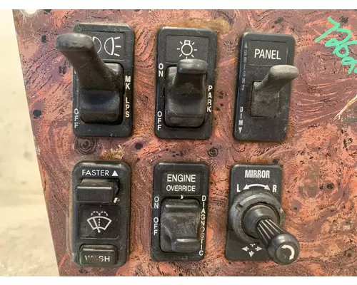 INTERNATIONAL 9200 Dash  Console Switch