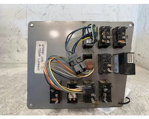 INTERNATIONAL 9200 Dash  Console Switch