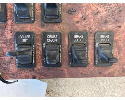 INTERNATIONAL 9200 Dash  Console Switch