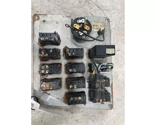 INTERNATIONAL 9200 Dash  Console Switch