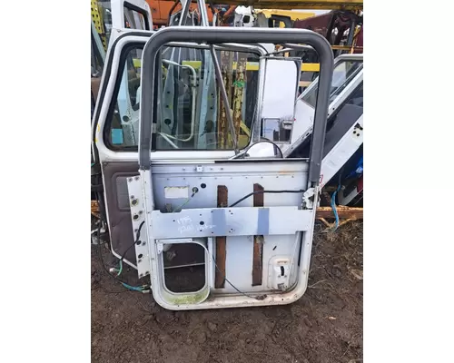 INTERNATIONAL 9200 Door Assembly, Front