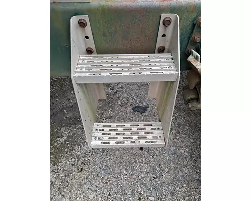 INTERNATIONAL 9200 FRAME STEP