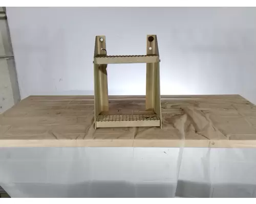 INTERNATIONAL 9200 FRAME STEP