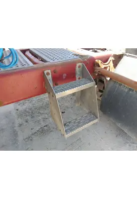 INTERNATIONAL 9200 FRAME STEP
