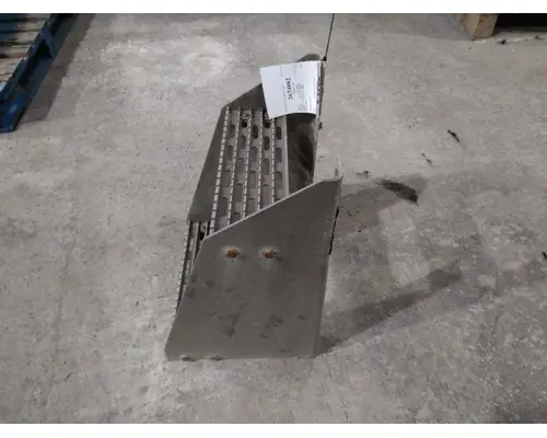 INTERNATIONAL 9200 FRAME STEP