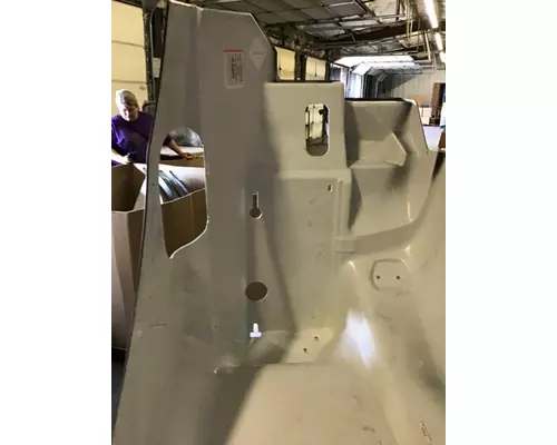INTERNATIONAL 9200 Fender Extension
