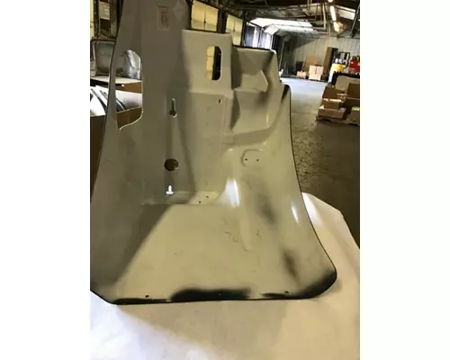 INTERNATIONAL 9200 Fender Extension