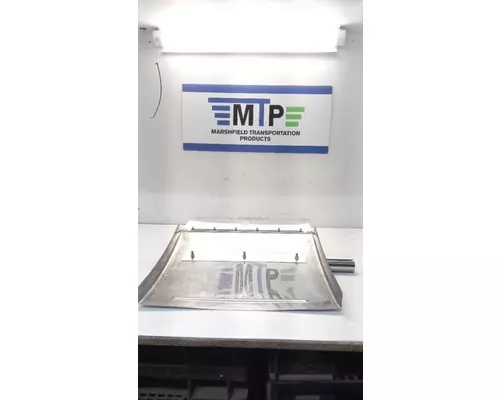 INTERNATIONAL 9200 Fender Moulding