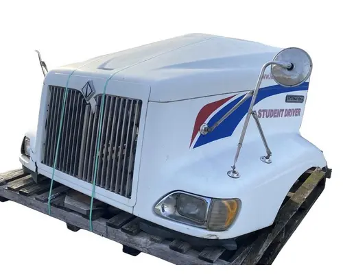 INTERNATIONAL 9200 Hood