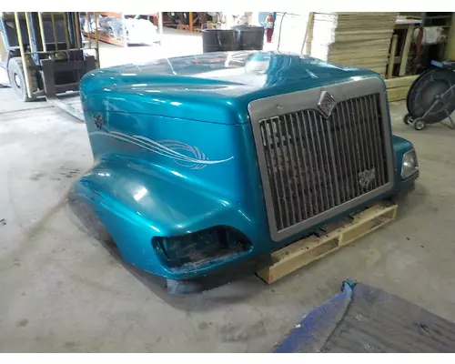 INTERNATIONAL 9200 Hood