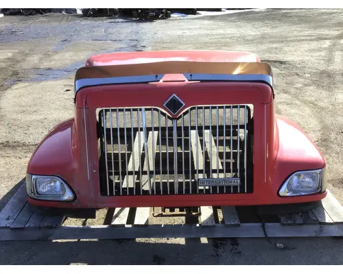 INTERNATIONAL 9200 Hood