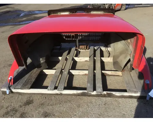 INTERNATIONAL 9200 Hood