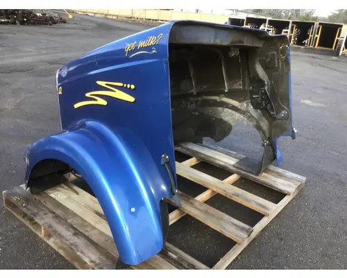 INTERNATIONAL 9200 Hood