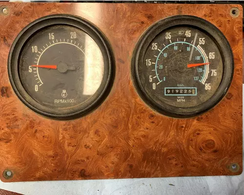 INTERNATIONAL 9200 Instrument Cluster