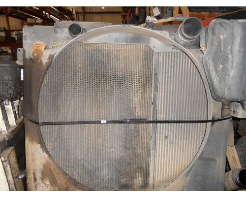 INTERNATIONAL 9200 Radiator