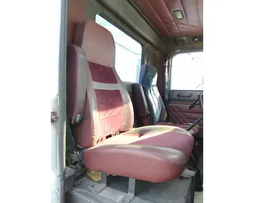 INTERNATIONAL 9200 SEAT, FRONT