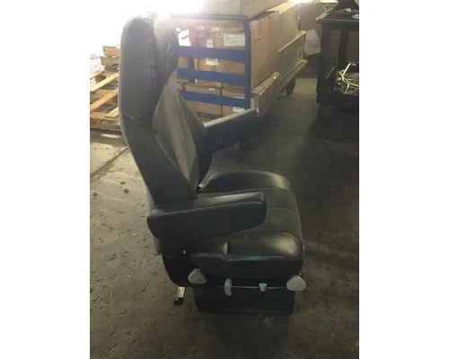INTERNATIONAL 9200 Seat, Front