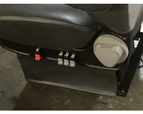 INTERNATIONAL 9200 Seat, Front