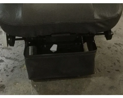 INTERNATIONAL 9200 Seat, Front