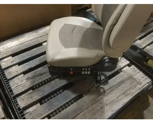 INTERNATIONAL 9200 Seat, Front