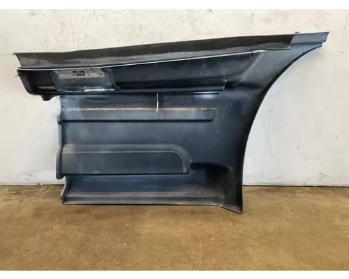 INTERNATIONAL 9200 Side Fairing