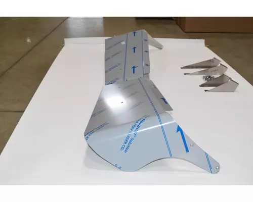 INTERNATIONAL 9200 Sun Visor (External)