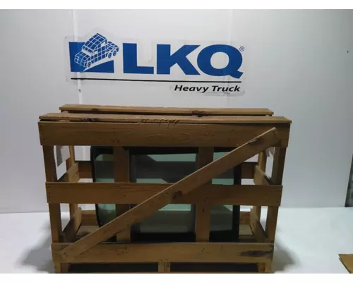 INTERNATIONAL 9200 Windshield Glass
