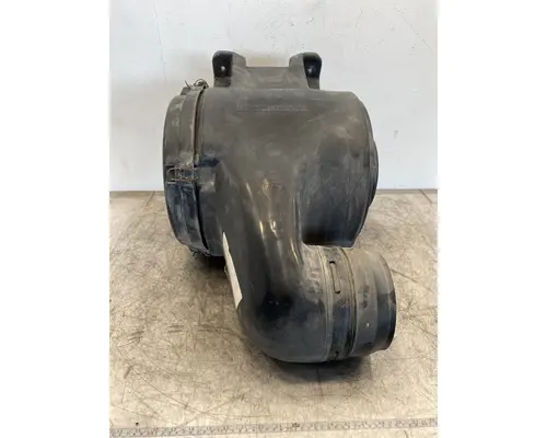 INTERNATIONAL 9200i Air Cleaner