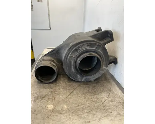 INTERNATIONAL 9200i Air Cleaner