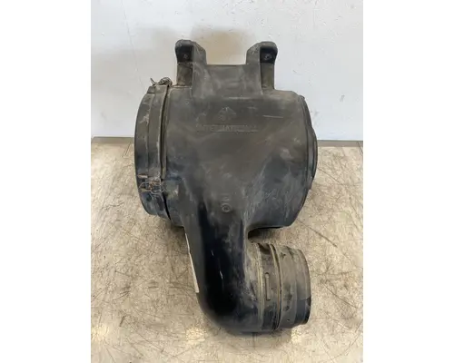 INTERNATIONAL 9200i Air Cleaner