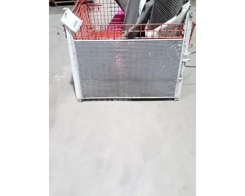 INTERNATIONAL 9200i Air Conditioner Condenser