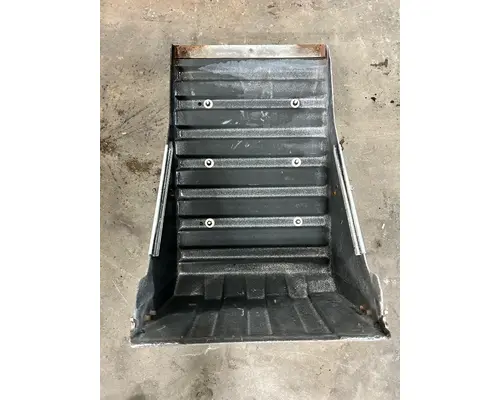 INTERNATIONAL 9200i Battery Box