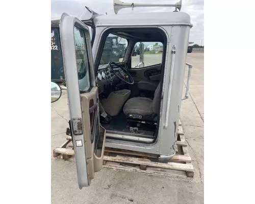 INTERNATIONAL 9200i Cab