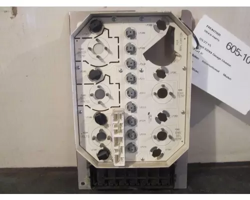 INTERNATIONAL 9200i Gauge Panel