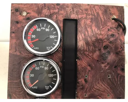 INTERNATIONAL 9200i Gauge Panel