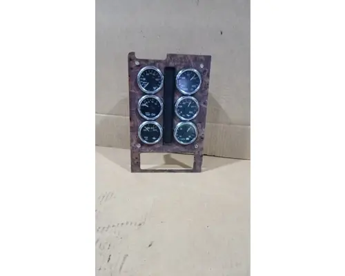 INTERNATIONAL 9200i Instrument Cluster