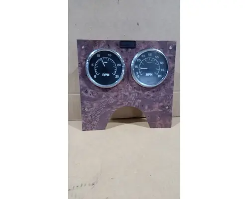 INTERNATIONAL 9200i Instrument Cluster