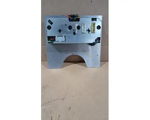 INTERNATIONAL 9200i Instrument Cluster