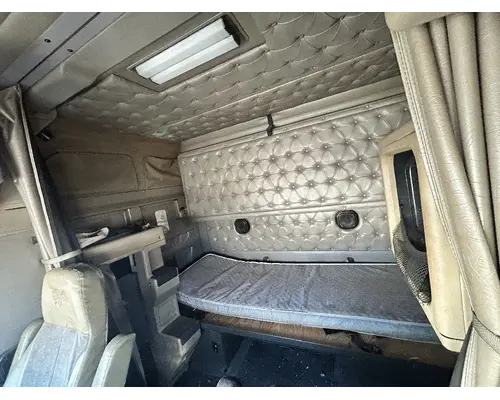 INTERNATIONAL 9200i Latches and Locks
