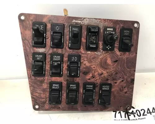 INTERNATIONAL 9200i Switch Panel