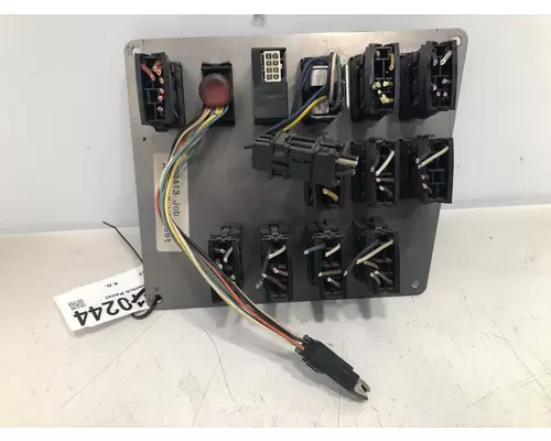 INTERNATIONAL 9200i Switch Panel