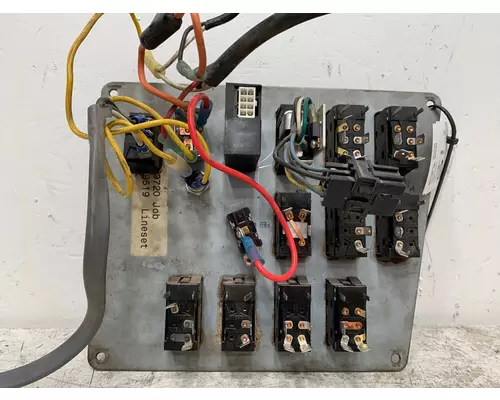 INTERNATIONAL 9200i Switch Panel