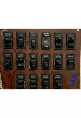 INTERNATIONAL 9200i Switch Panel