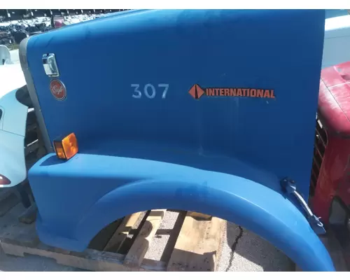 INTERNATIONAL 9300 1984-1999 HOOD