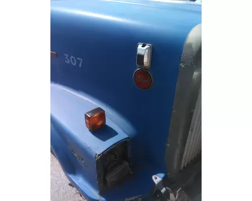 INTERNATIONAL 9300 1984-1999 HOOD