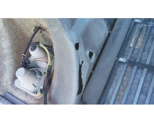 INTERNATIONAL 9300 1984-1999 HOOD