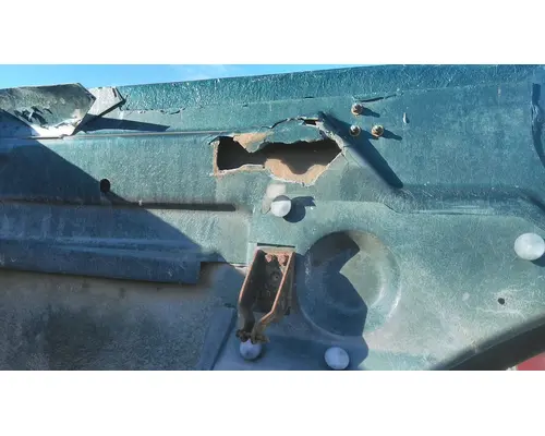 INTERNATIONAL 9300 1984-1999 HOOD