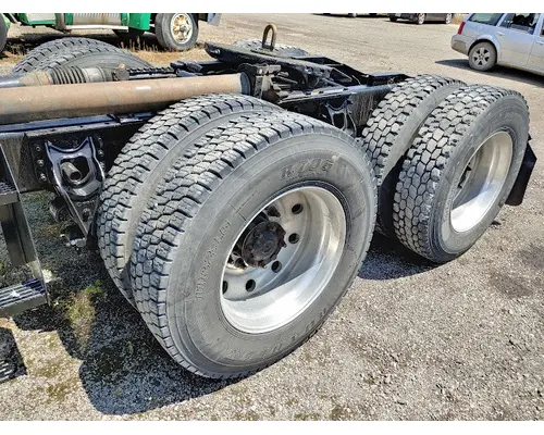 INTERNATIONAL 9300 Complete Vehicle