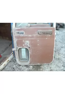 INTERNATIONAL 9300 DOOR ASSEMBLY, FRONT